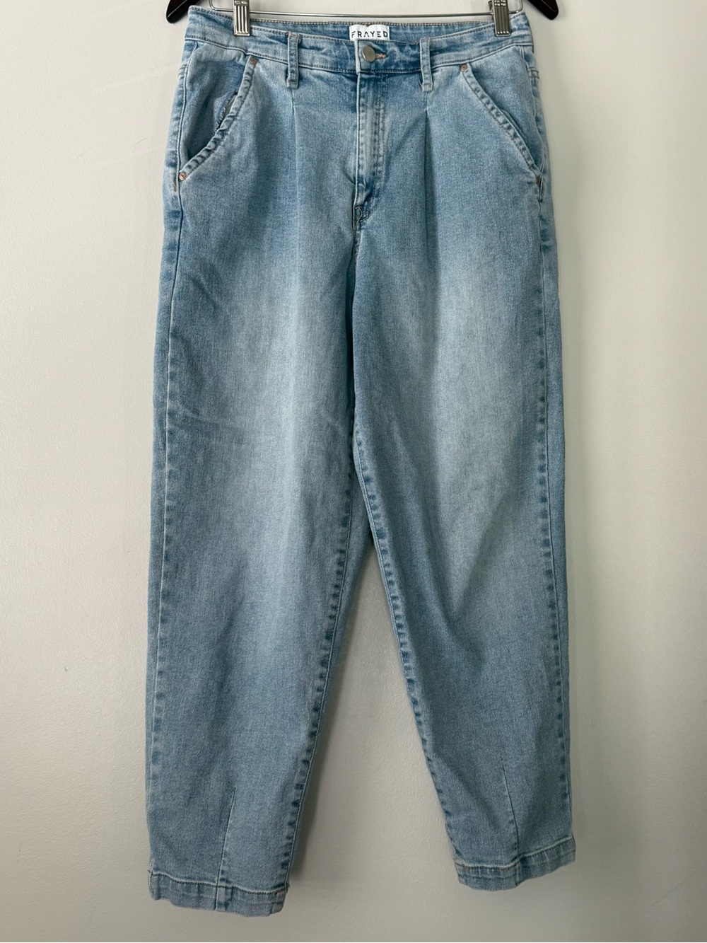 Frayed Women's Light Wash Ankle Cropped Jeans - Light Blue Size 28 EUC